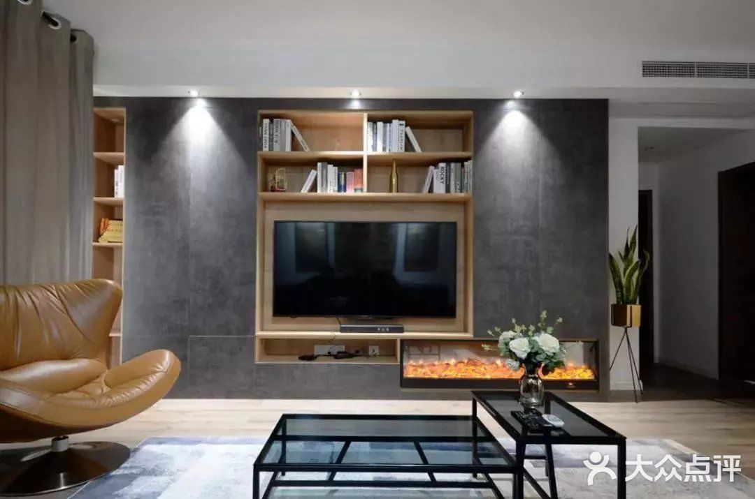 布置出一个低调奢华的华丽空间感。