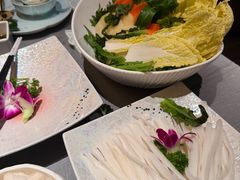-左庭右院鲜牛肉火锅黑金店(陆家嘴中心店)