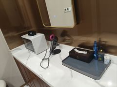 -丽华大酒店健身游泳馆