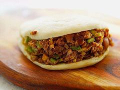 肉夹馍-金卯白肉罩火烧