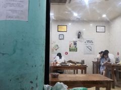 大堂-凡老头米线砂锅(古荡新村西粮站)