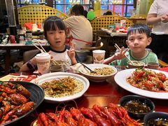 -肥肥虾庄·金牌油焖大虾(汉口城市广场店)