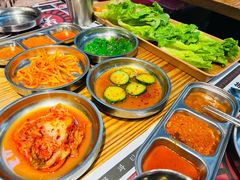 -青瓦炭韩潮烤肉(花园道店)