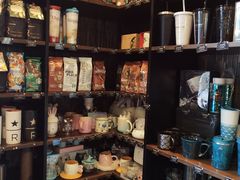 零售区-星巴克臻选(青岛麦凯乐分店)