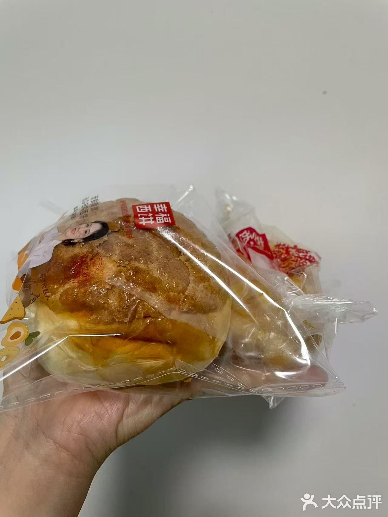 这份外卖太懂夏天!起司热狗咸香,菠萝包甜脆