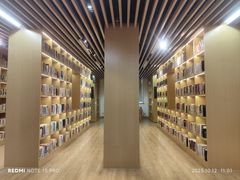 -漕河泾街道图书馆(漕河泾社区文化活动中心店)