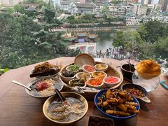 -包整·丝娃娃(一览甲秀楼风景店)