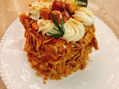 焦糖咸奶油杏仁榛果奶糕-玲婧胡同·生日蛋糕·餐厅(嘉里城店)