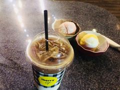 -莓园冰淇淋店