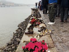 -多瑙河畔鞋履雕塑