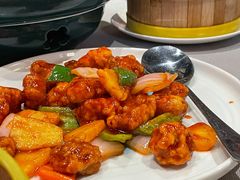 冰镇菠萝咕咾肉-采蝶轩