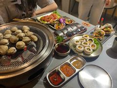 -围炉肉舍•炭烤活鳗•丹东海鲜烤肉(步行街店)