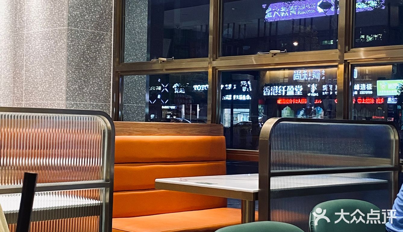 一直住在容桂附近，听说新开的茶餐厅