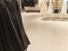 -URBAN REVIVO(西安Momopark店)