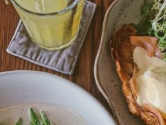 -ROAST coffee & eatery