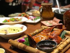 -老滇山寨•云南特色菜•地方菜•民族风情歌舞表演(金碧店)