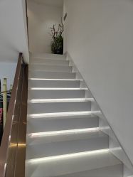 -EMILY艾枚莉美甲美睫·美颜·现磨咖啡