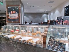 面包甜点陈列柜-Awfully Chocolate(环球港店)
