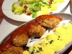 俄式传统肉饼配土豆泥-俄士厨房(环球港店)