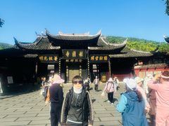 -峨眉山报国寺