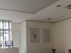 -卡罗酒店(东门晒布地铁站店)