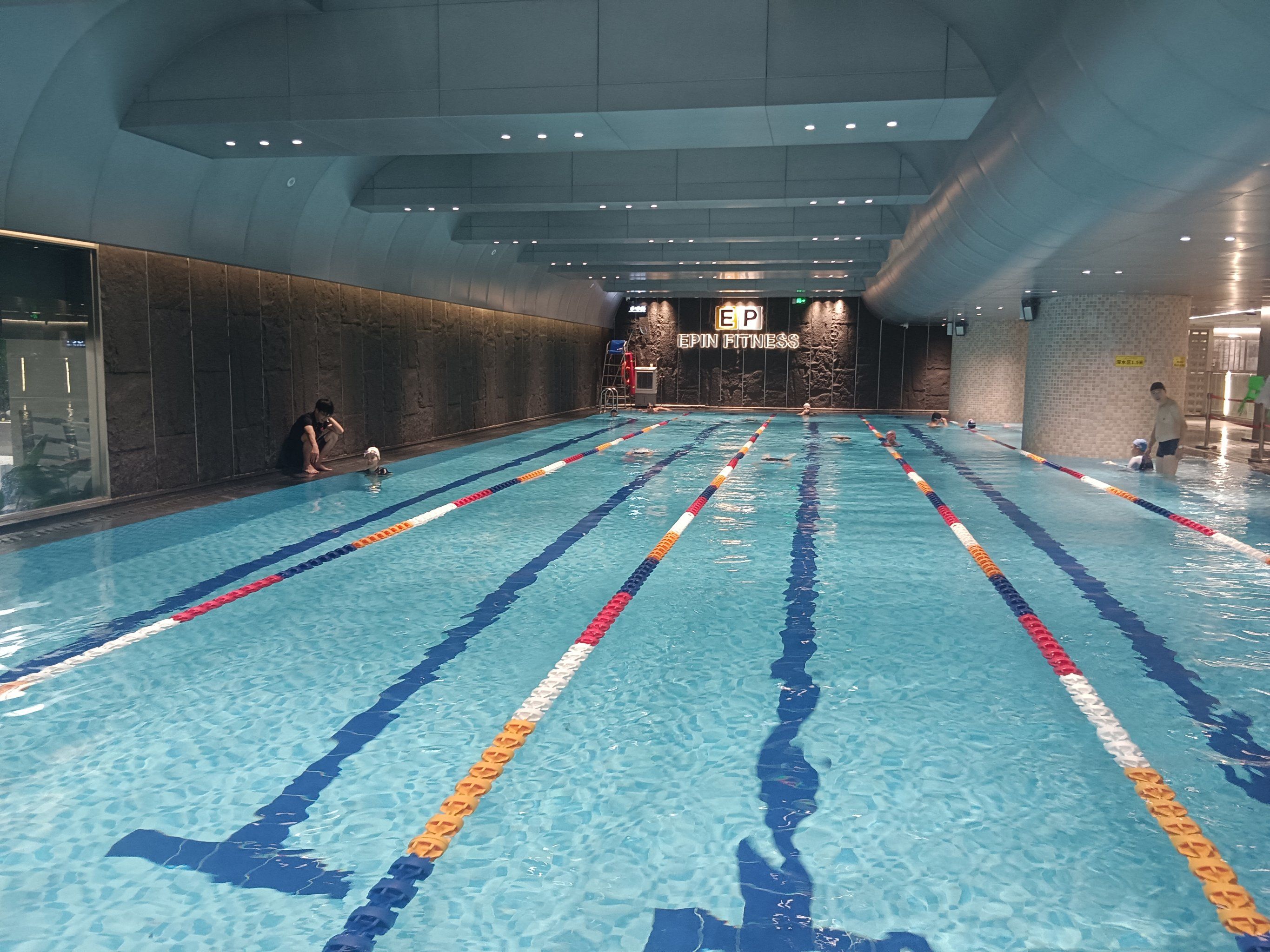 罗湖布心新开的网红游泳健身房