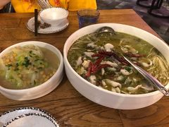 招牌酸菜鱼（必点）-爱啤精酿·民谣酒馆(滨江店)