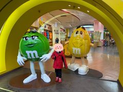 -m豆巧克力世界(上海世茂广场店)