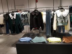 -URBAN REVIVO(欢乐海岸购物中心店)