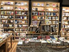 -猫的天空之城概念书店(杭州南宋御街店)