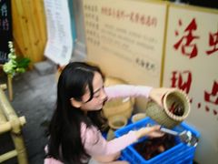 活虾现点-丹虾|文和友小龙虾·烙锅(陕西路旗舰店)