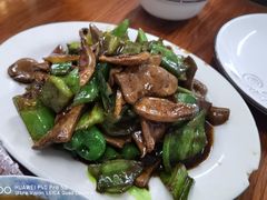 -胡子饮食店