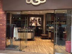 -UGG(燕莎奥特莱斯购物中心店)