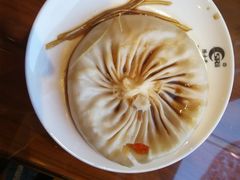 陈士荣蟹黄汤包-鸿运酒楼