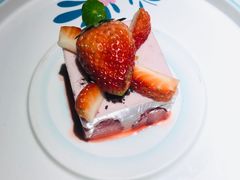 草莓外交官-蜜桃花开·中西融合菜E&W(南长街店)