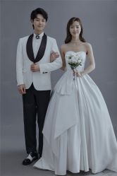 -易摄影婚纱摄影工作室