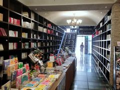 -钟书阁(松江泰晤士小镇店)