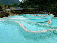 -十万大山布透温泉