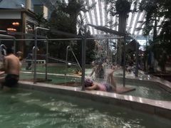 -龙脉温泉室内游泳馆