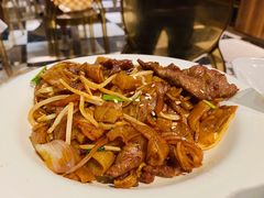 招牌干炒牛河-新大咀港式茶餐厅(宝山万达店)