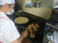 -黄阿姨锅贴大王(万航渡路店)