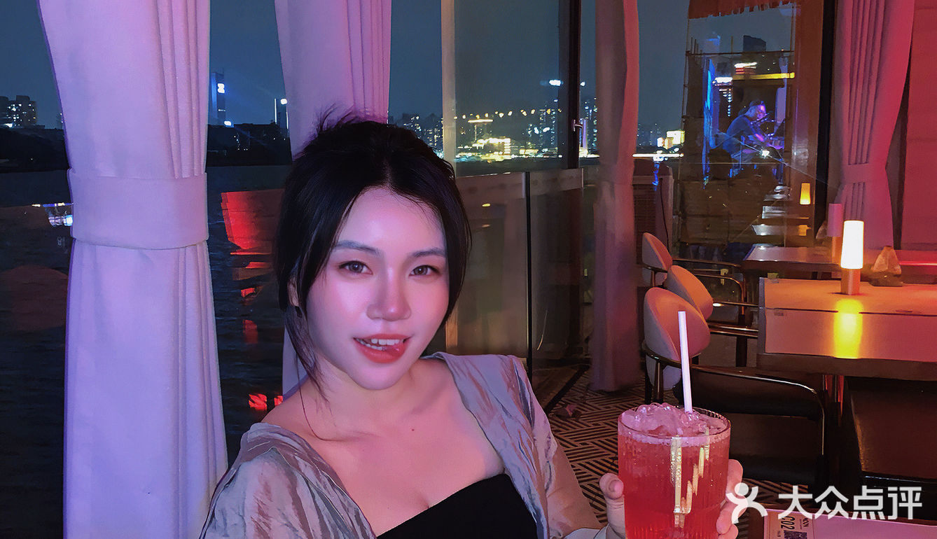 就在太古仓江边餐吧真的太舒服啦😌