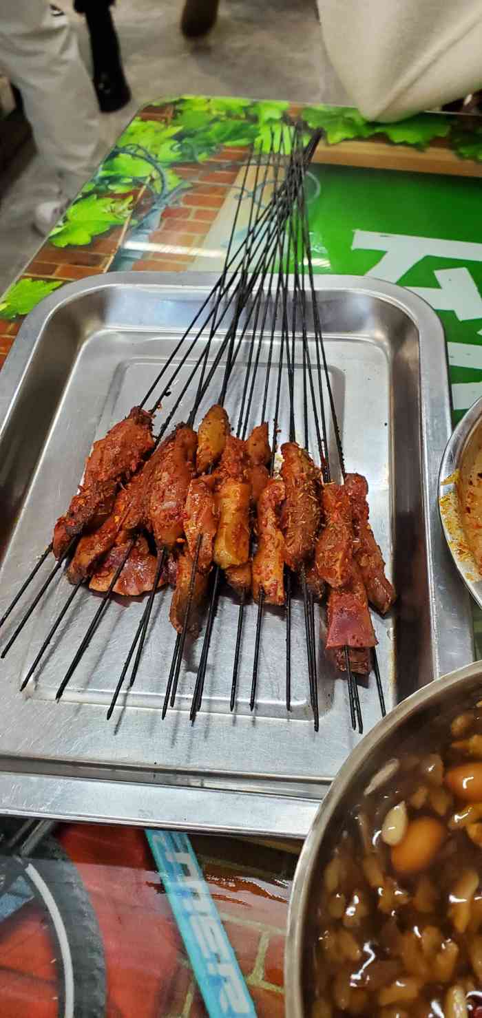 马楠烤肉-"前几天去吃,三个人两个女的一个男的,几乎.