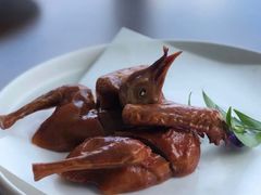 脆皮乳鸽-名佳荟