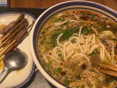 -云阿蛮云南生烫牛肉米线(奉贤路店)