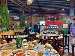 -三亚火车头万人海鲜广场