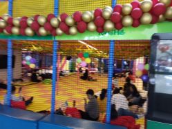 -兔子坡亲子儿童乐园(东方商厦店)