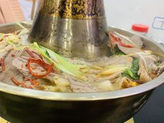 -撒拉人家.酸菜牦牛肉火锅
