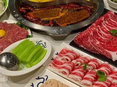-DaLongYi Hot Pot 大龙燚火锅