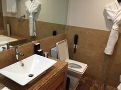 -珠海拱北口岸希尔顿欢朋酒店